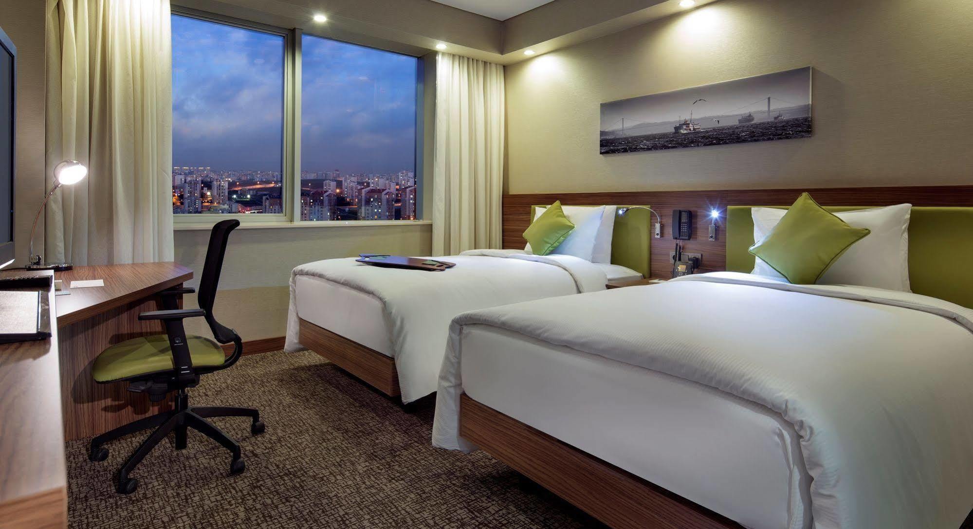 Hampton By Hilton Istanbul Kayasehir Hotel Exterior foto