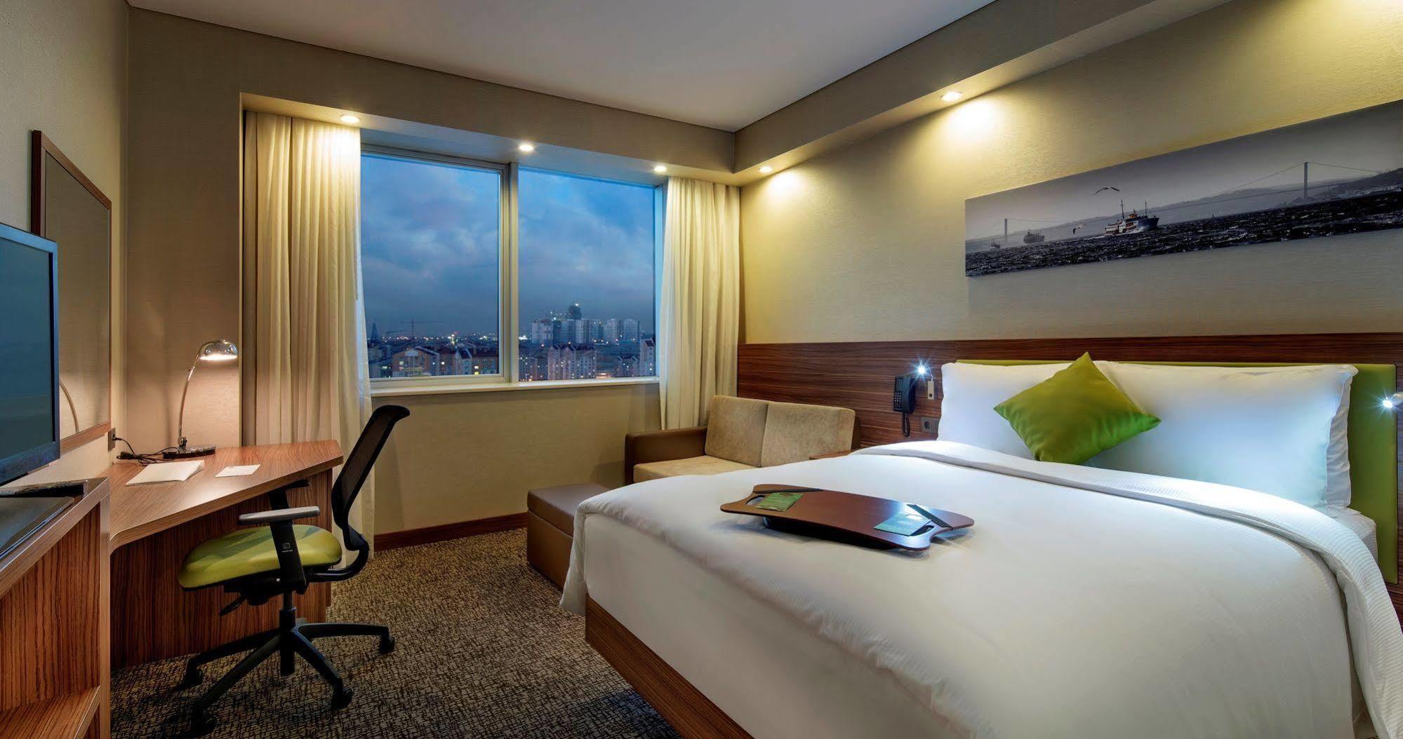 Hampton By Hilton Istanbul Kayasehir Hotel Exterior foto